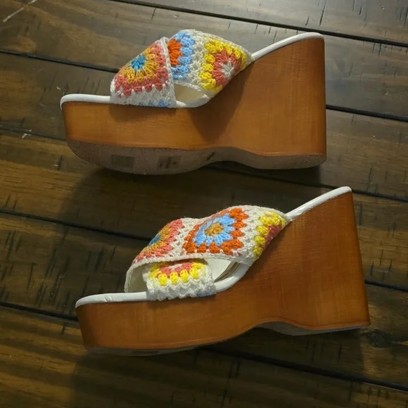 Bamboo Boho Crocheted Wedge Sandals Size 8 - Picture 3 of 9